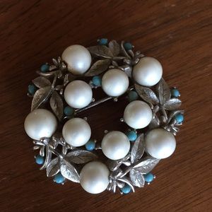SARAH COVENTRY Authentic Pearl Wreath Pin